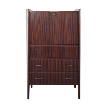 Scandinavian secretary