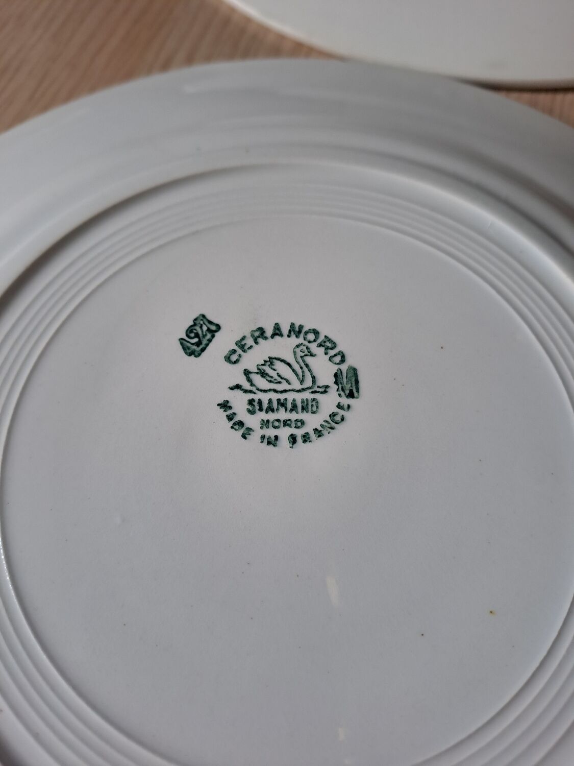 Suite de 6 assiettes plates
