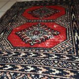 Tapis vintage fait main Lahore en laine rouge (45cm x 58cm) – Années 1970