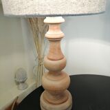 Vintage table lamp year 1980 in turned wood.