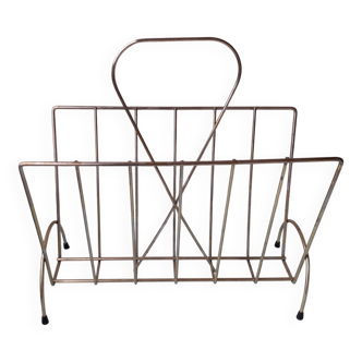Metal magazine rack