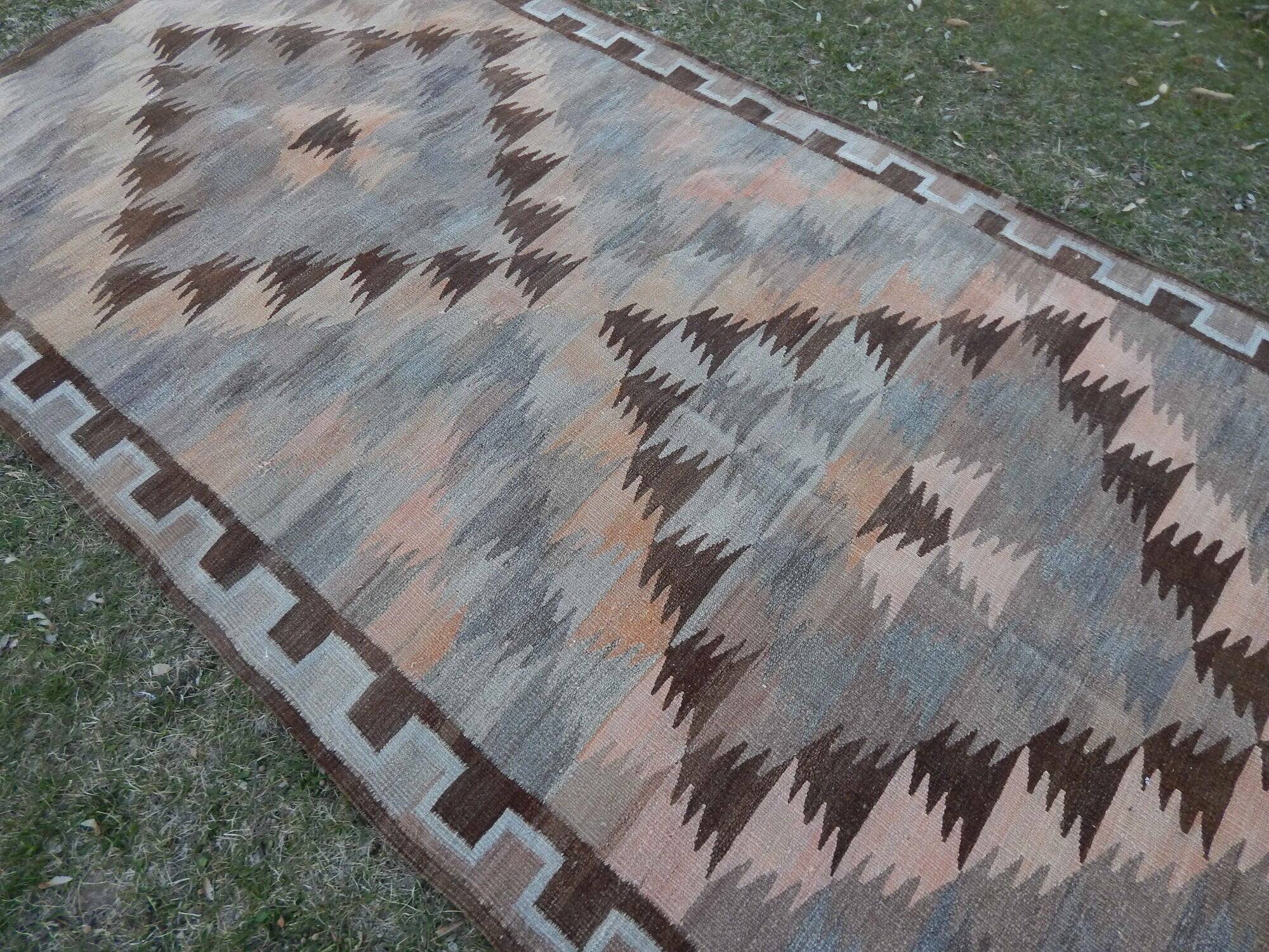 Vintage Turkish kilim handwoven 142x284 cm
