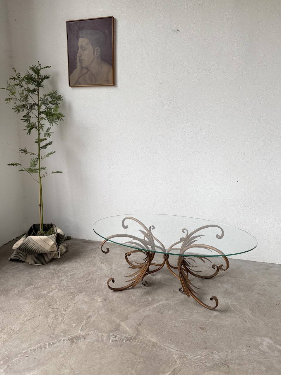 "ear" style coffee table