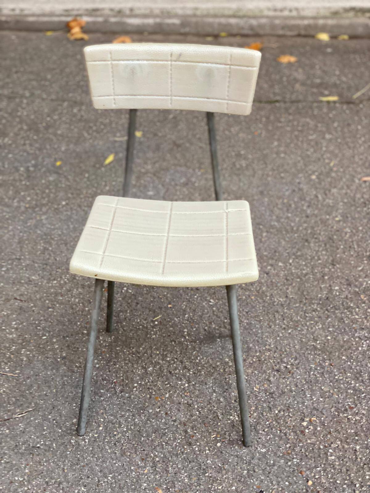 Children's chair, grey metal and beige plastic, 1970s