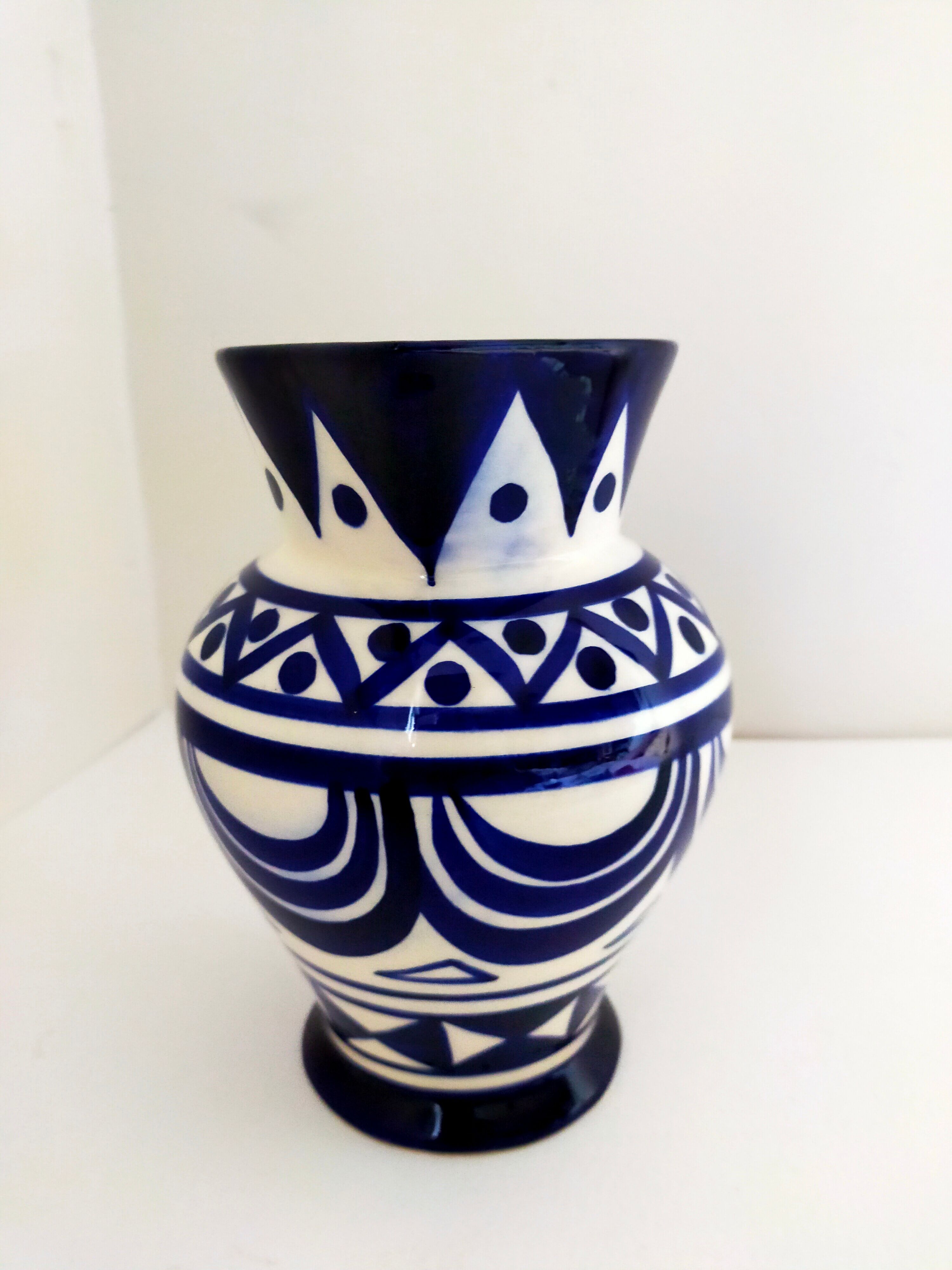 pitcher in earthenware Saint Jean de Bretagne blue and white