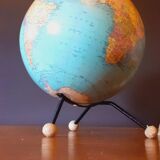 Dry terrestrial globe, world map from the 60s