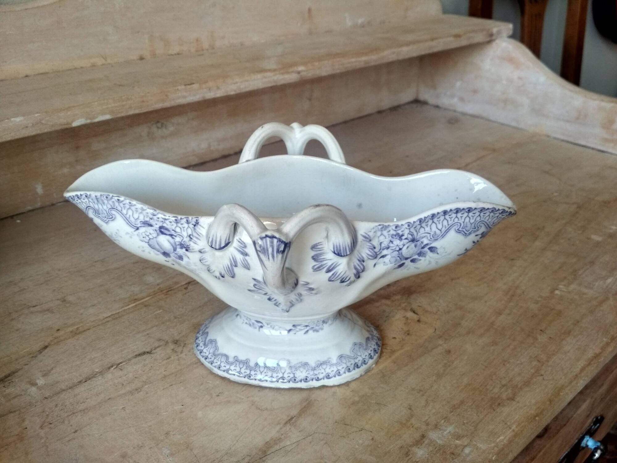 Iron earth gravy boat, Bouquet Creil & Montereau model, early 20th century