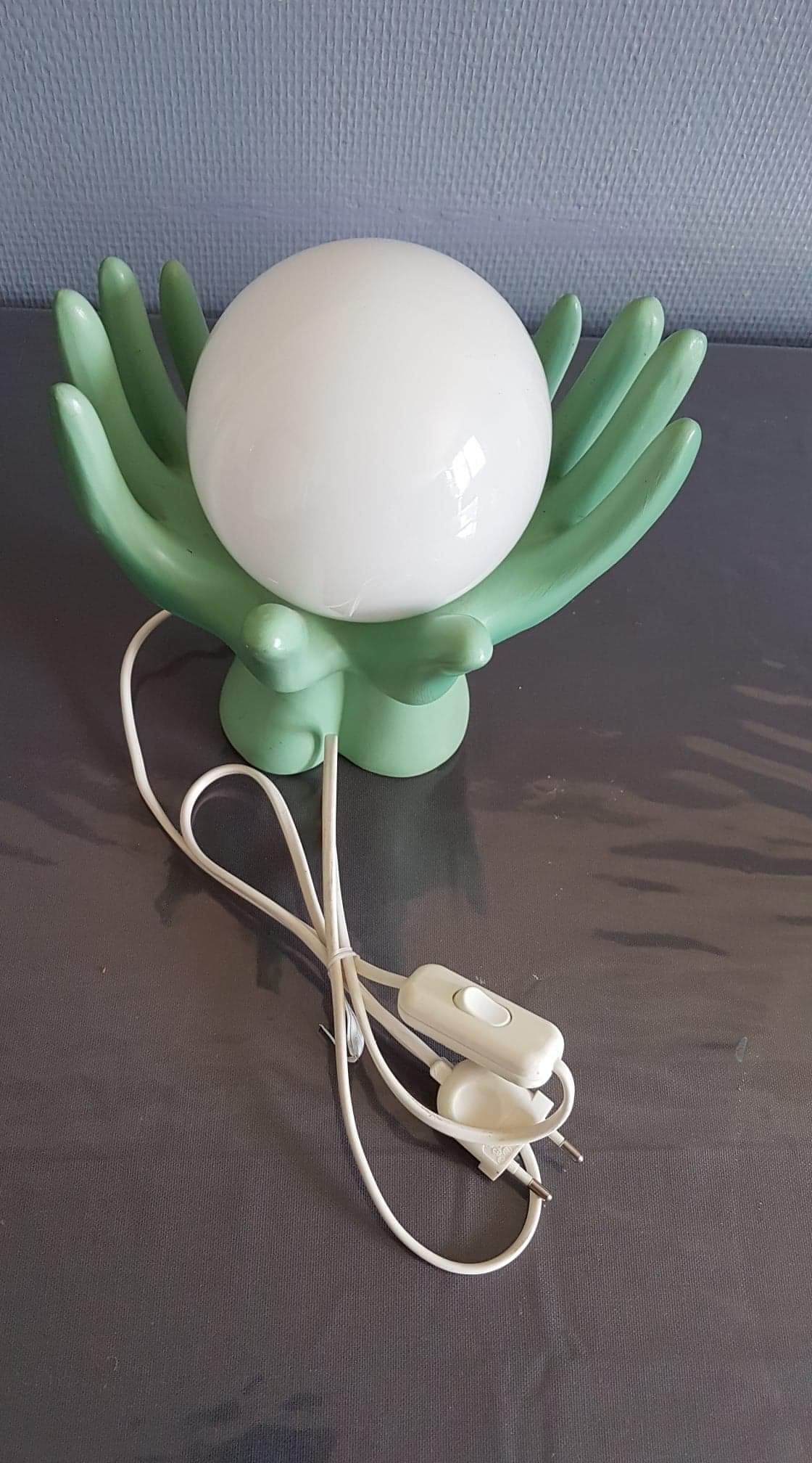 Vintage hands lamp globe opaline and green ceramic