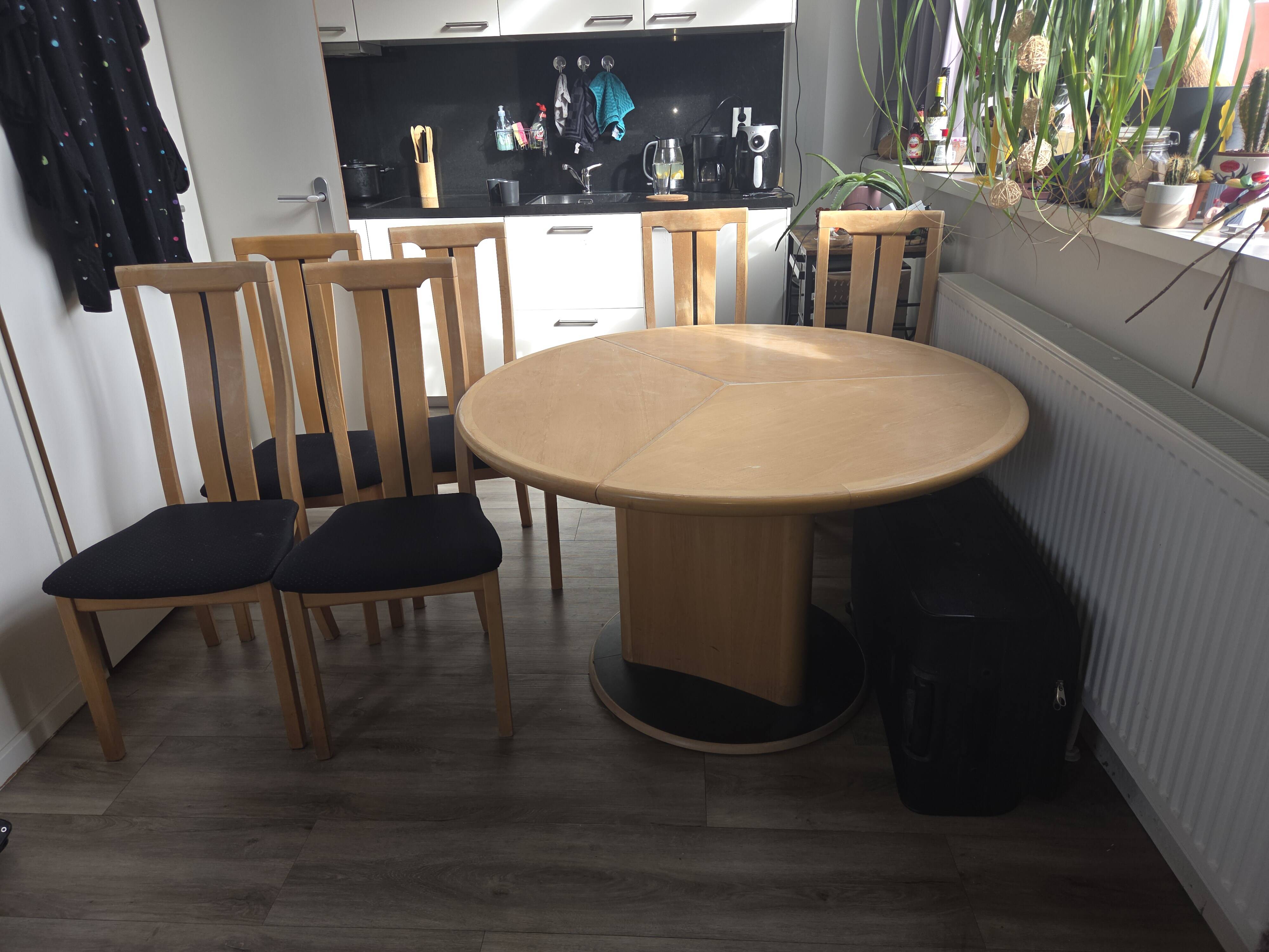 Skovby SM32 expanding dining table + 6 chairs