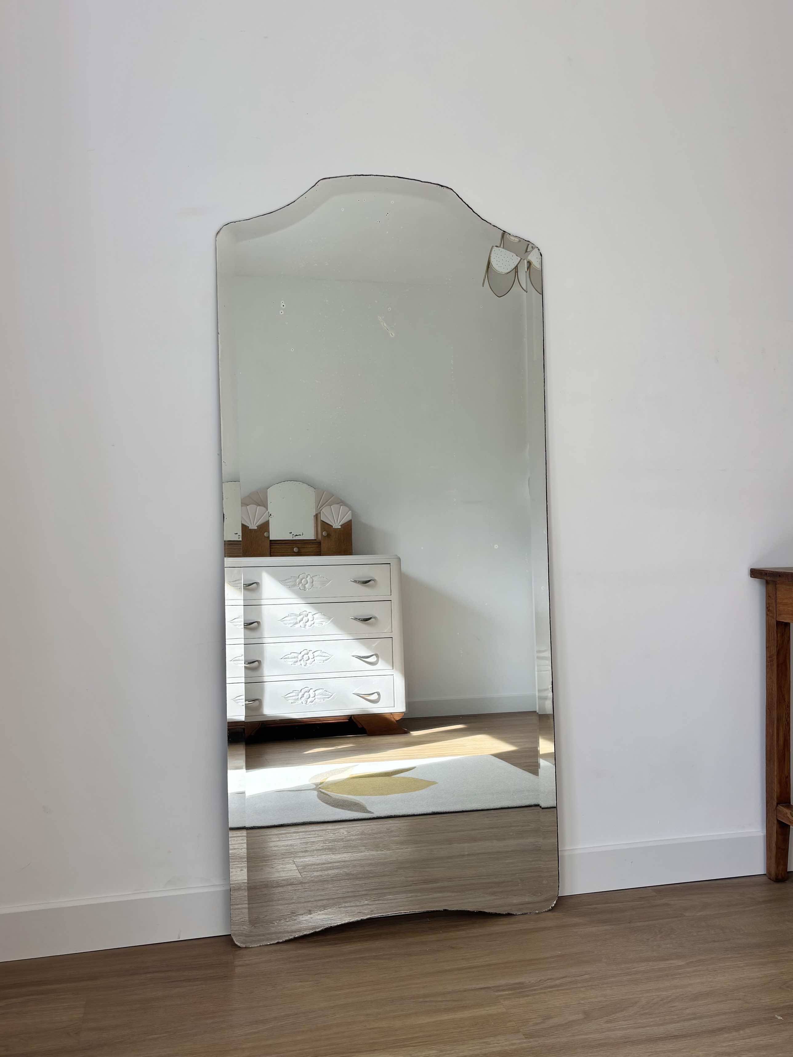 Large bevelled mirror