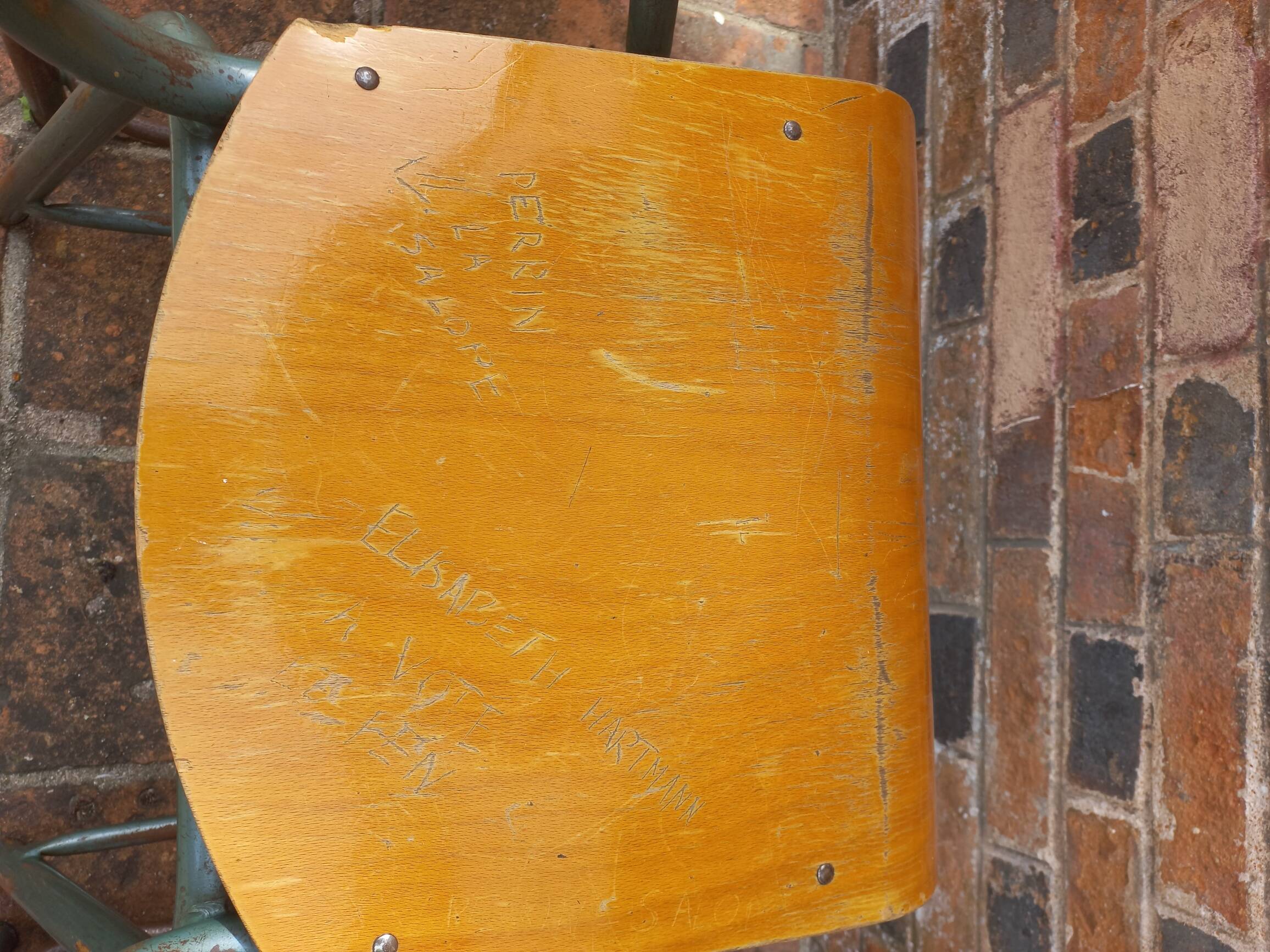 6 chaises d'école vintage