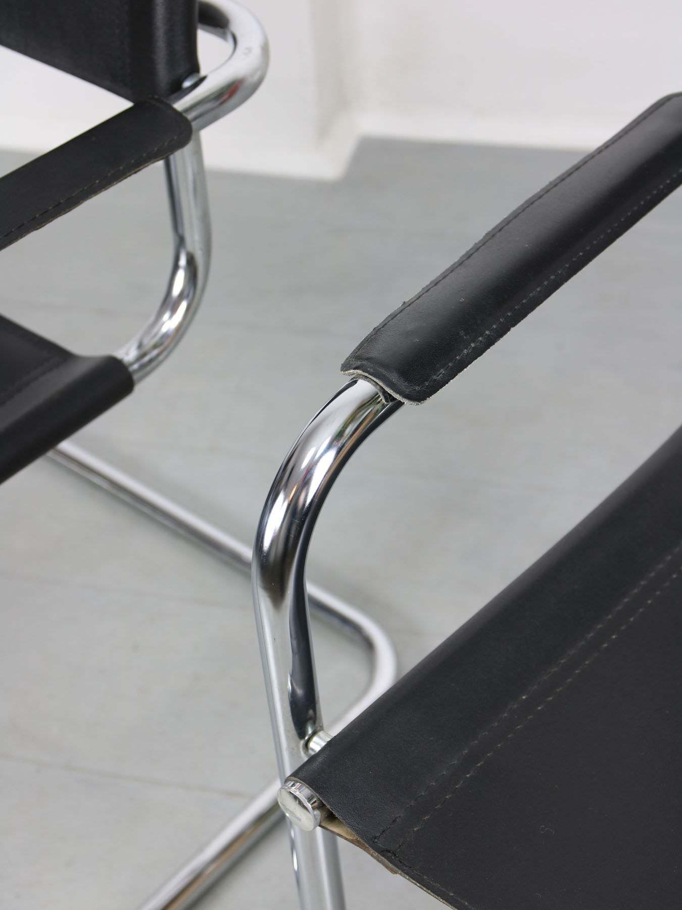 Vintage Bauhaus Cantilever S34 Leather Chair