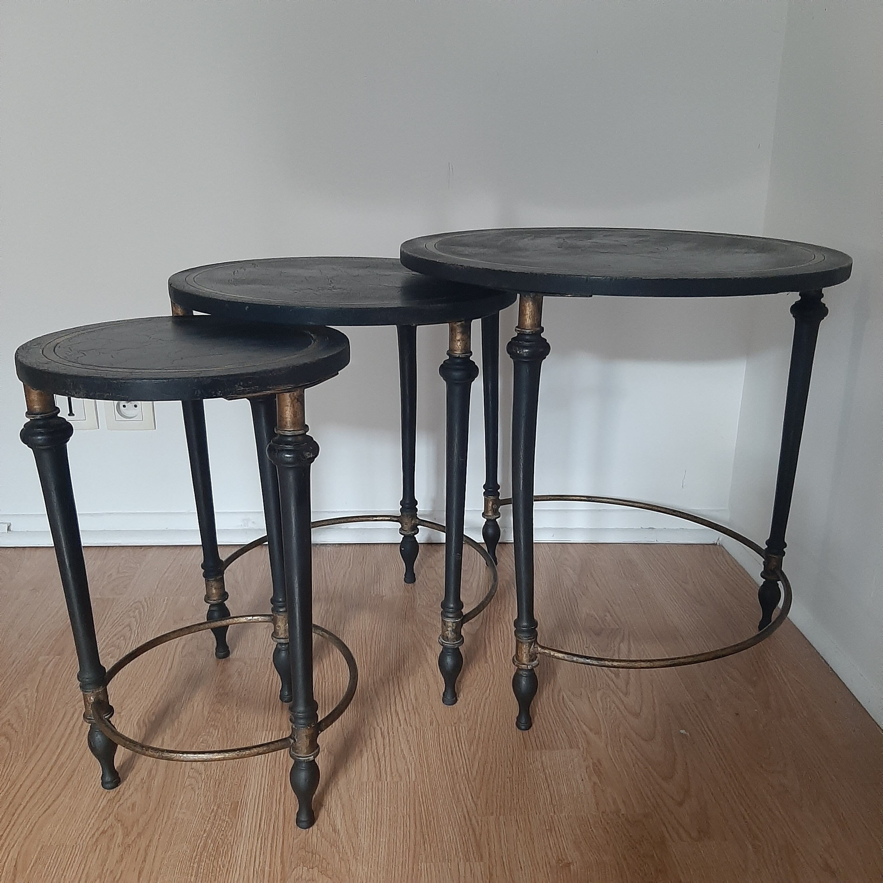 Tables gigognes italiennes