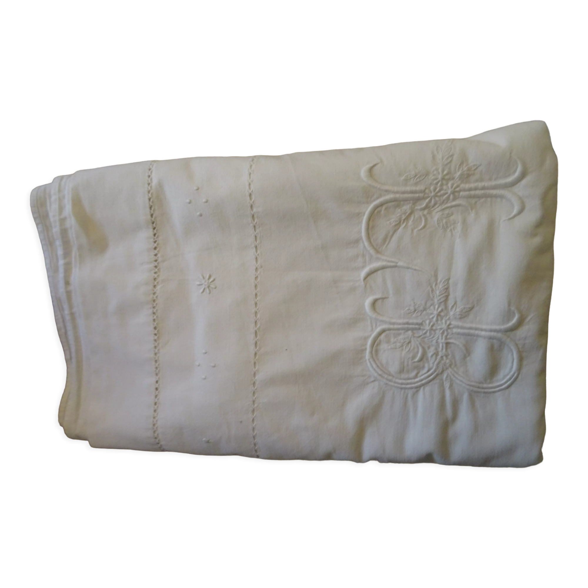LB monogrammed embroidered sheet