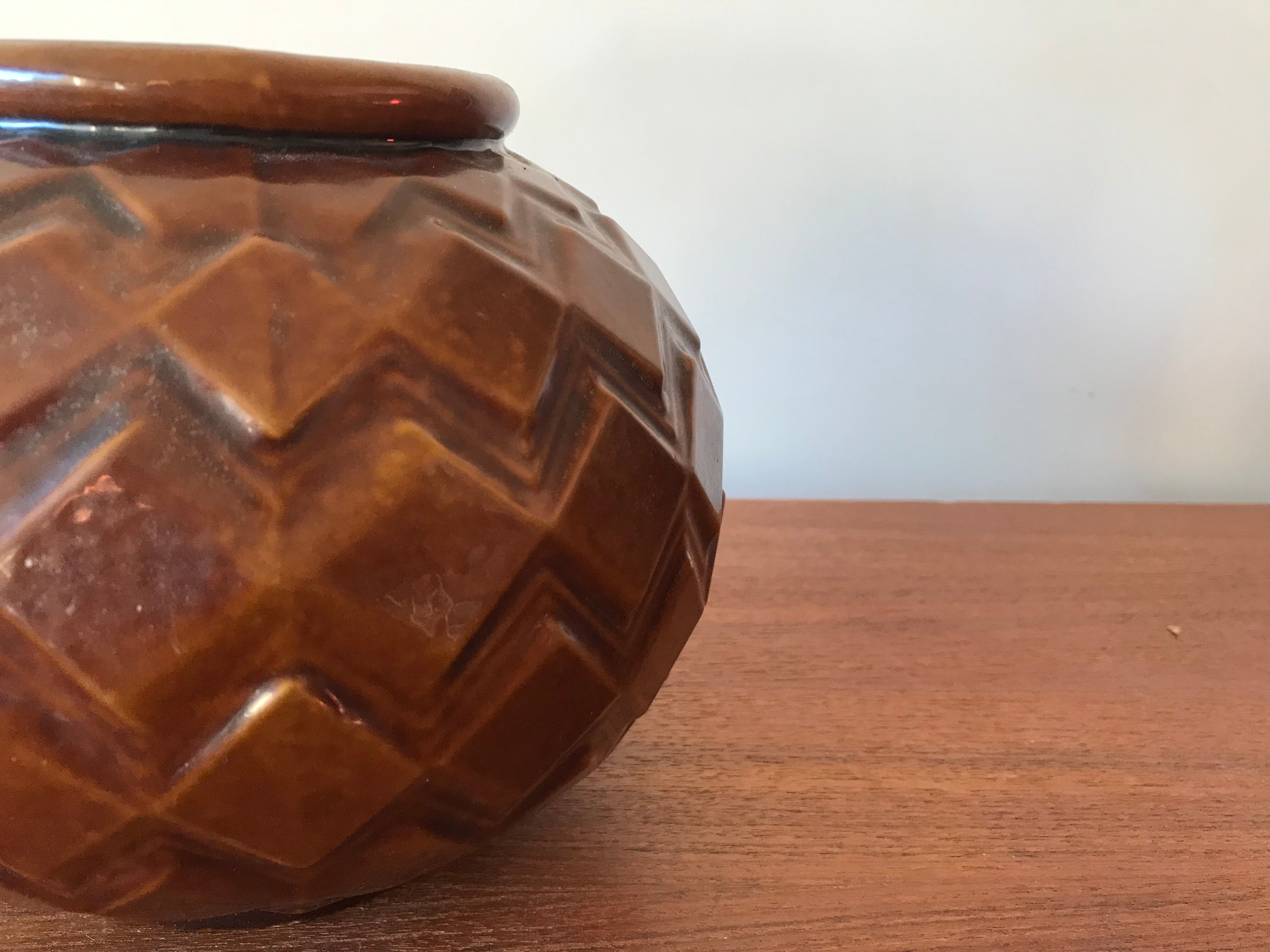 Art Deco vase in enamelled cast iron.