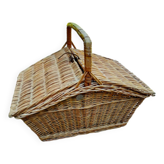Vintage picnic basket