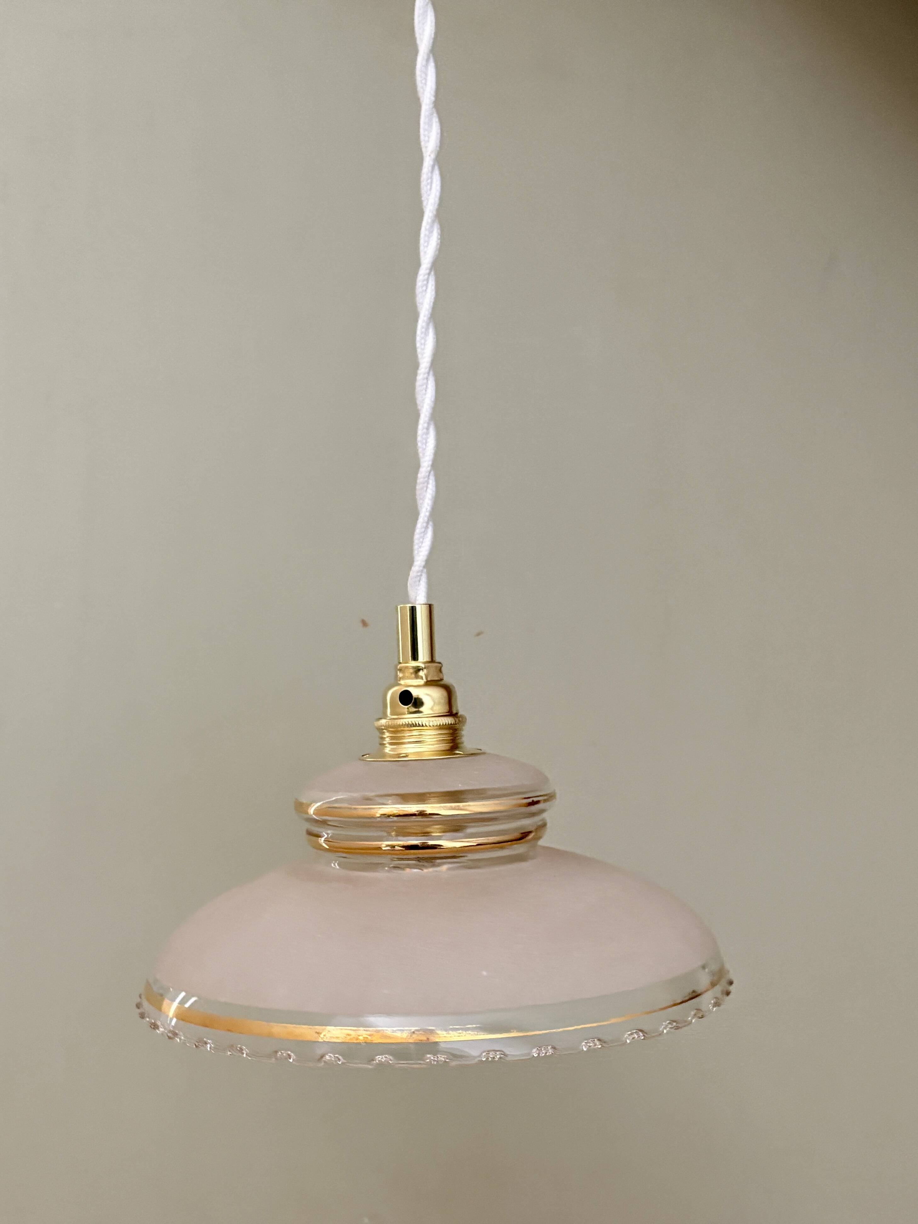 Pendant lamp, antique lampshade in white and gold granite glass