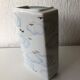 Vase en porcelaine allemande décor très finement travaillé et rehaussé a l’or fin