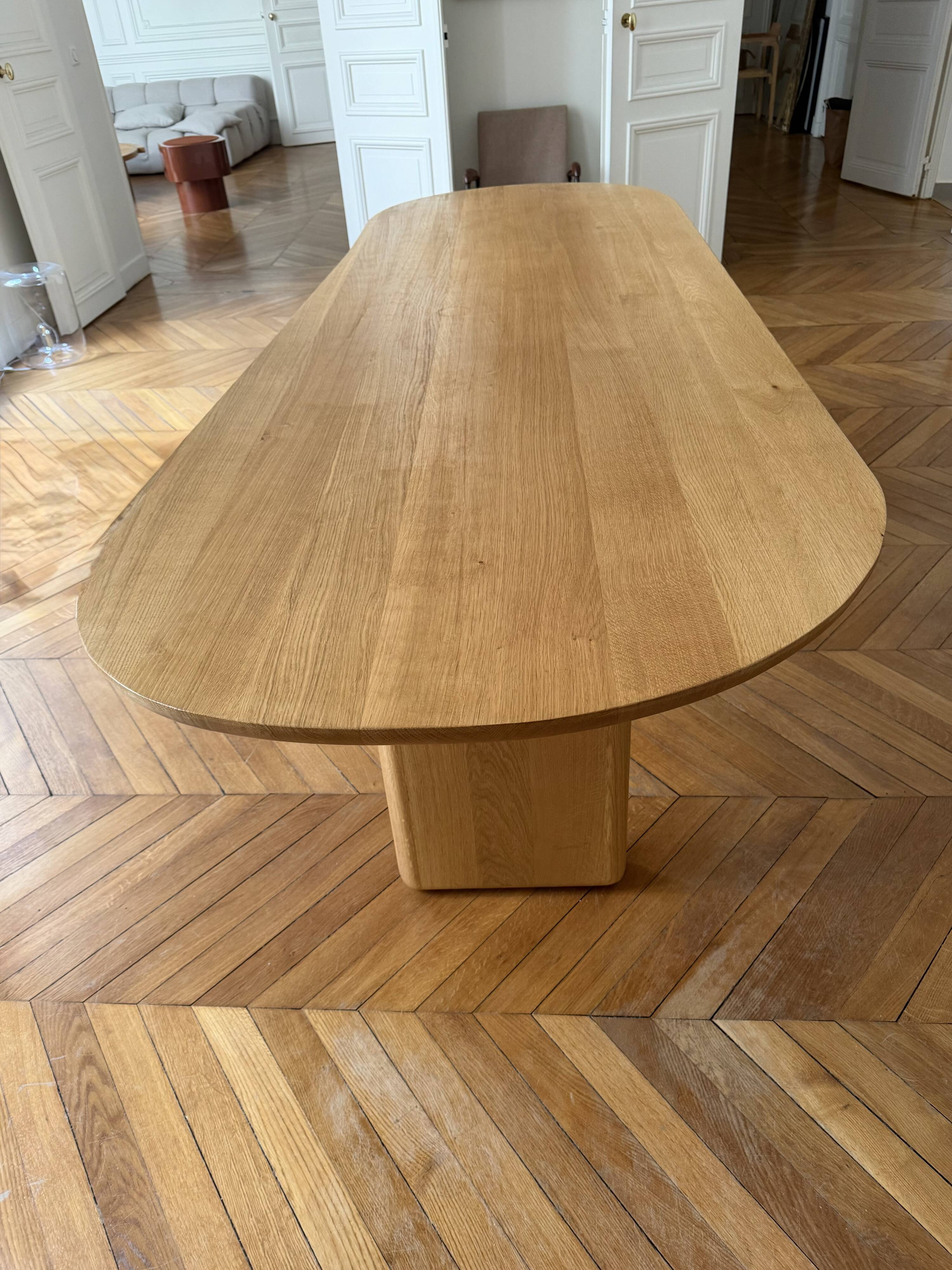Maho dining table from Caroline Andreoni Maison.