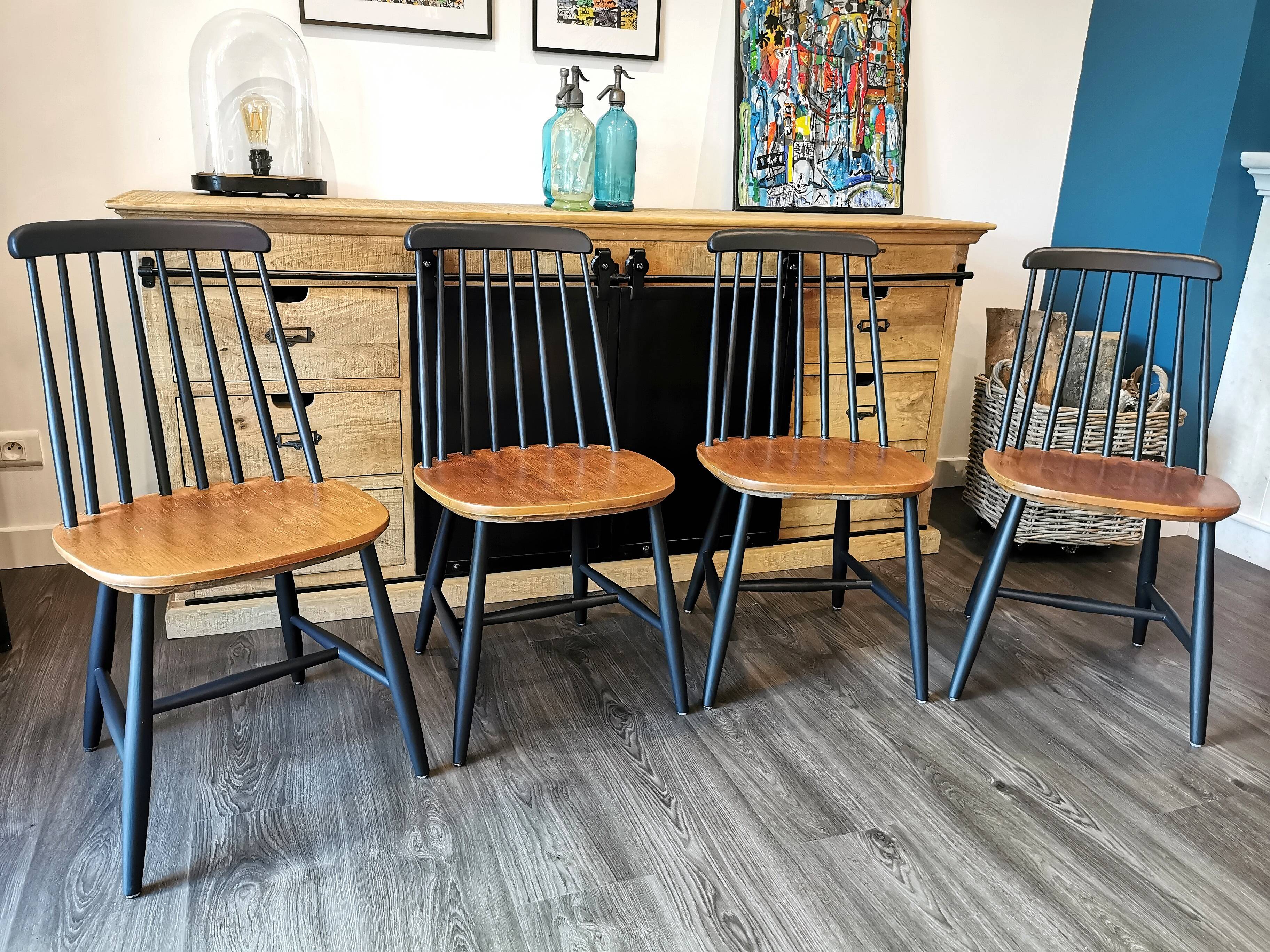 Series of 4 Scandinavian chairs