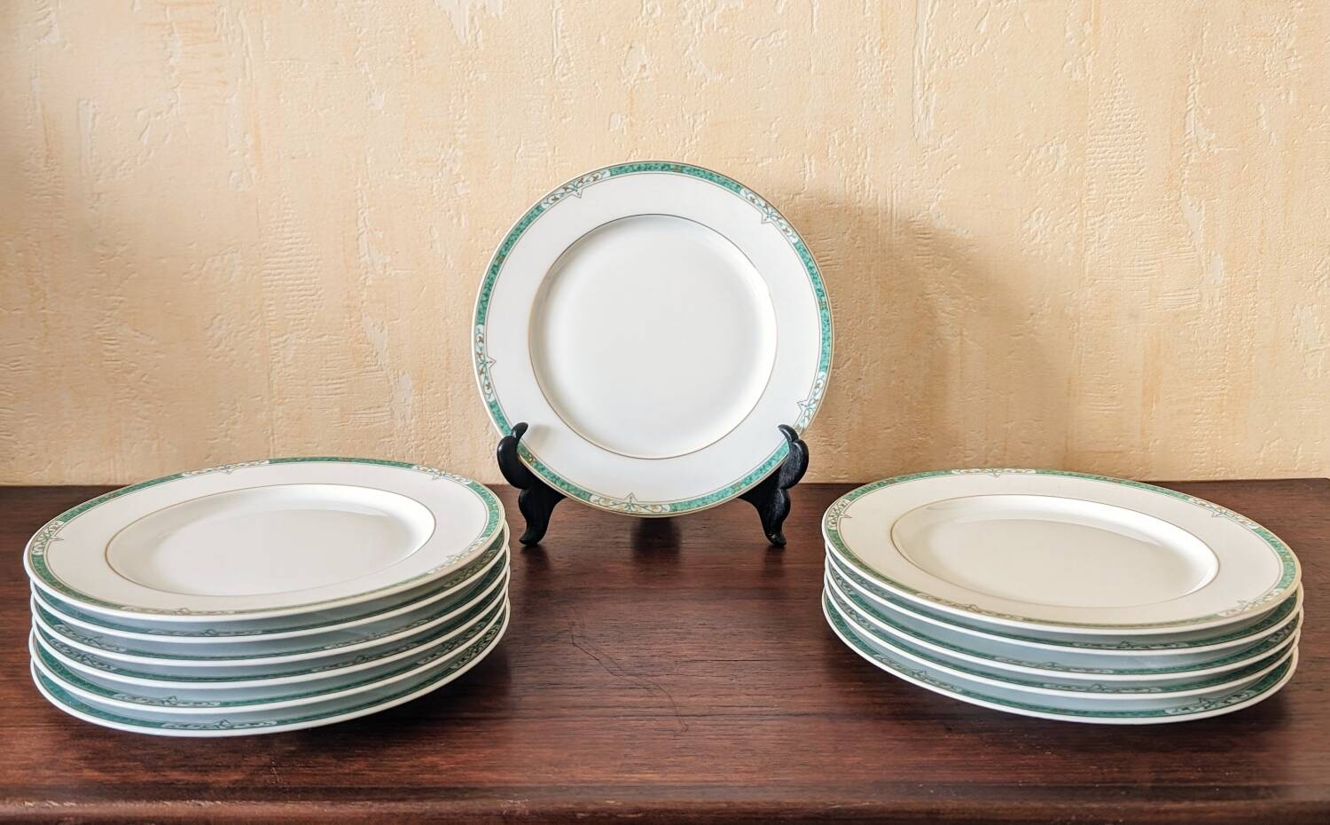 12 assiettes Guy Degrenne