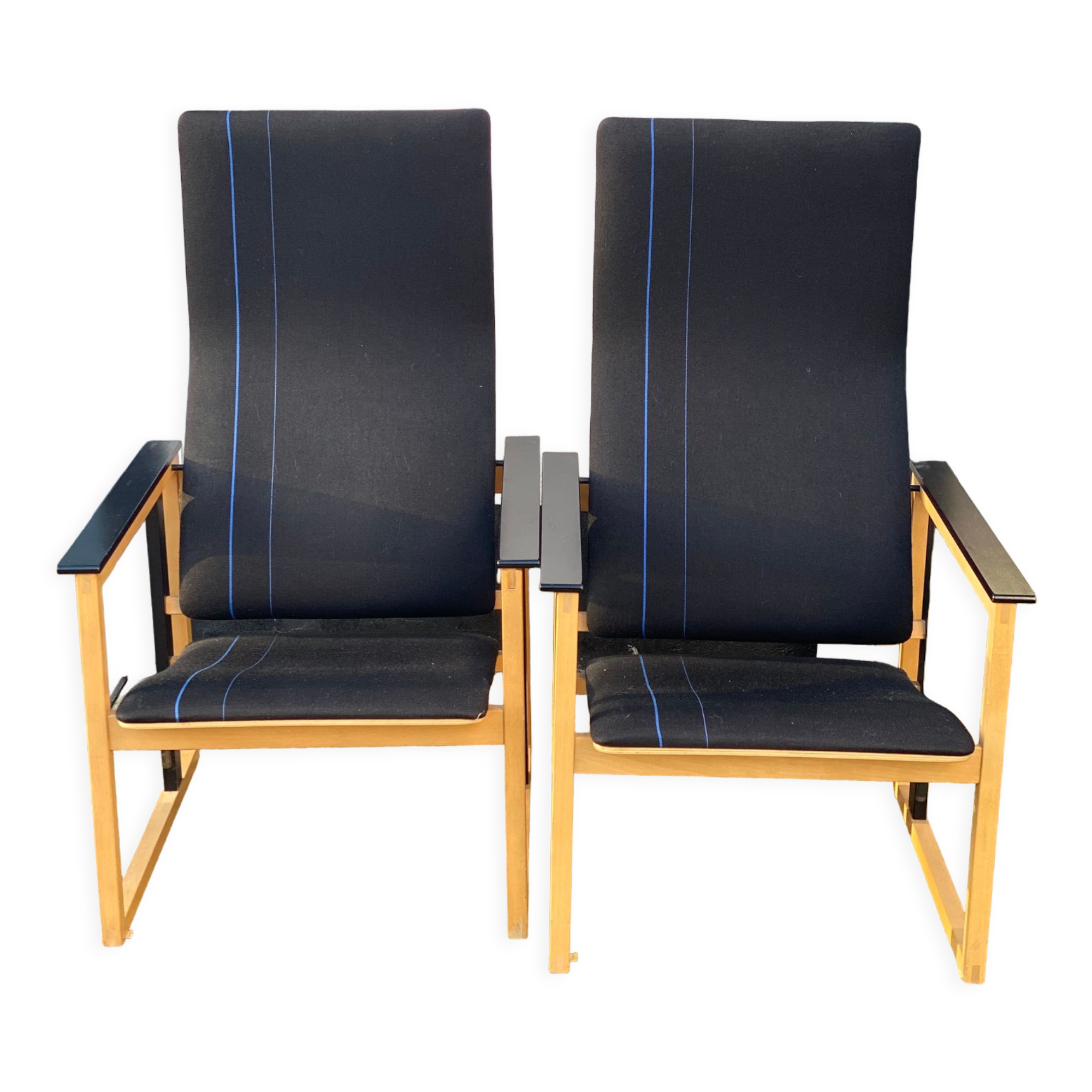 Paire de fauteuils Artza Noirs par Simo Heikkila