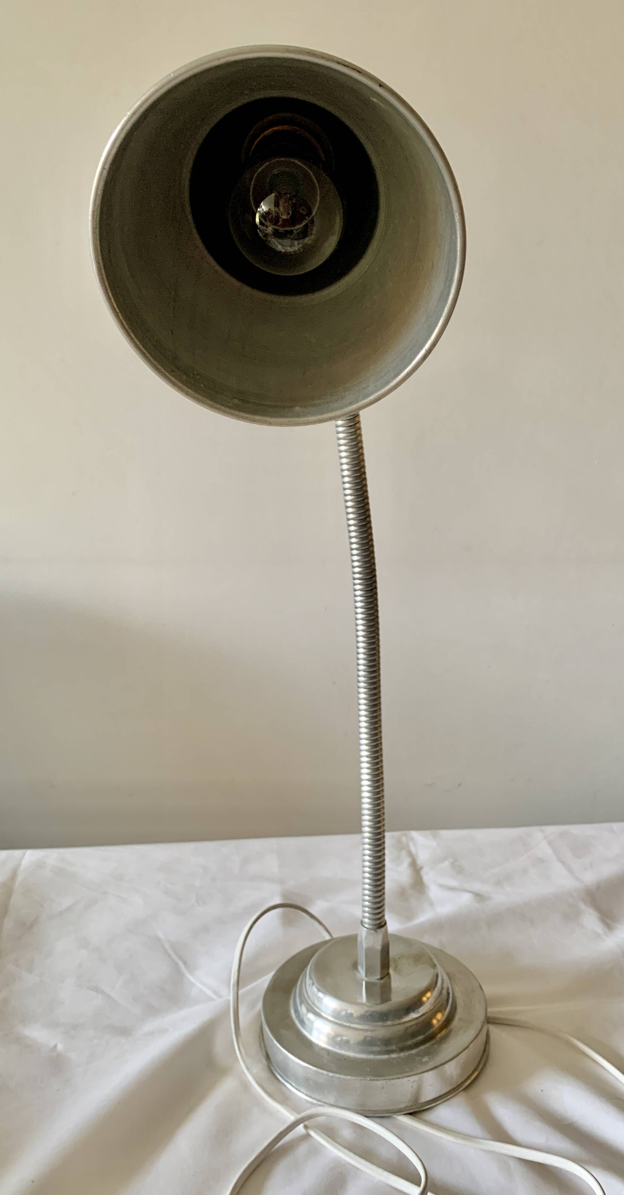 Flexible all-aluminum workshop lamp