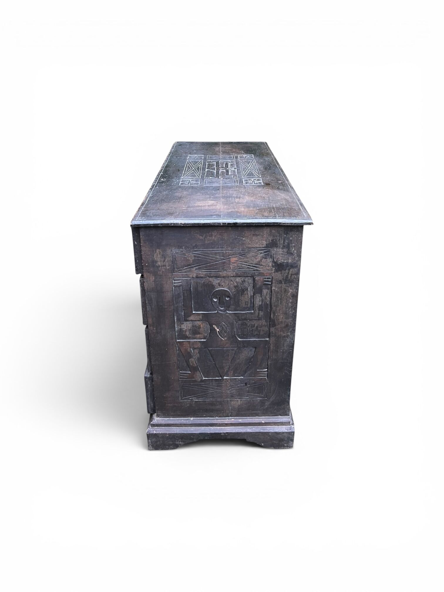 Buffet Dogon in carved solid wood - Tribal & Brutalist Style