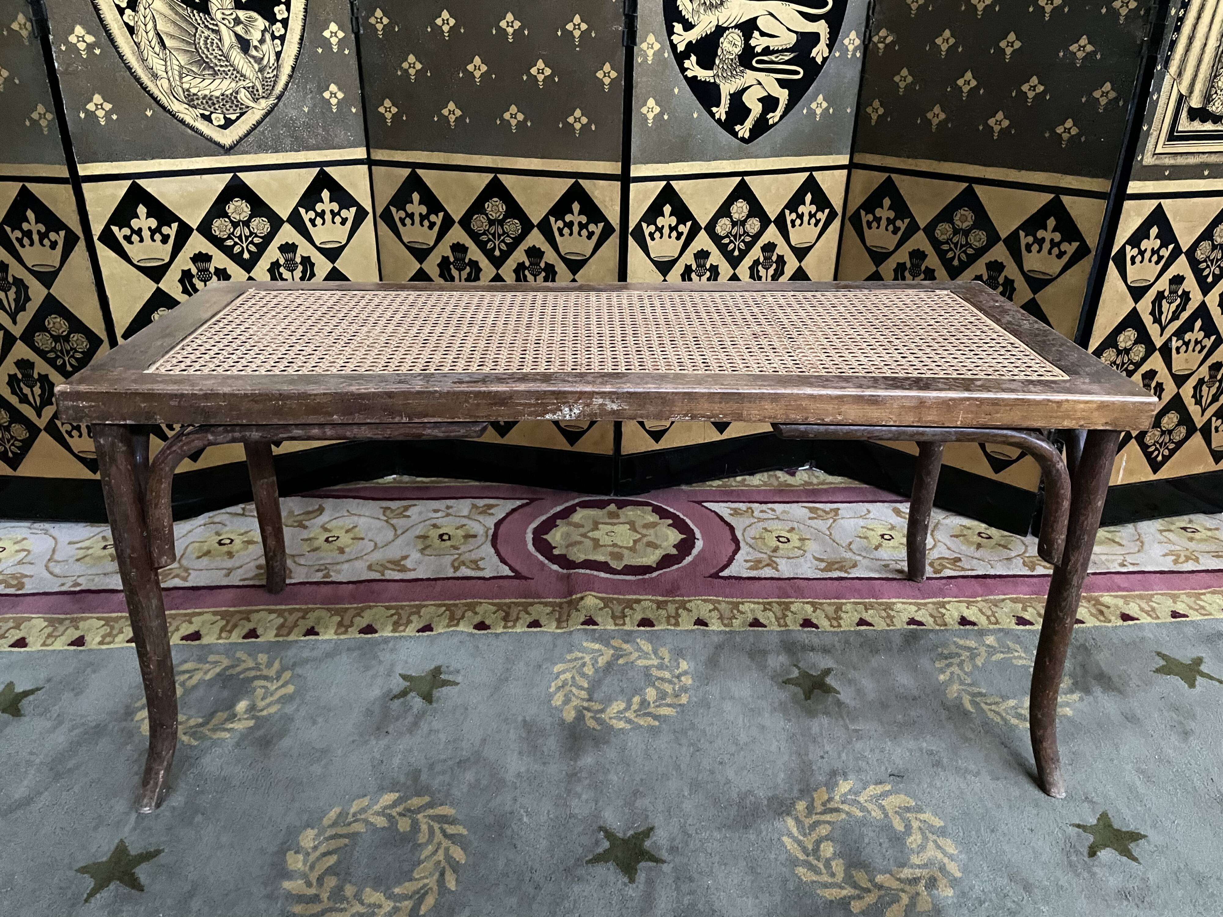 Piano bench in cannage