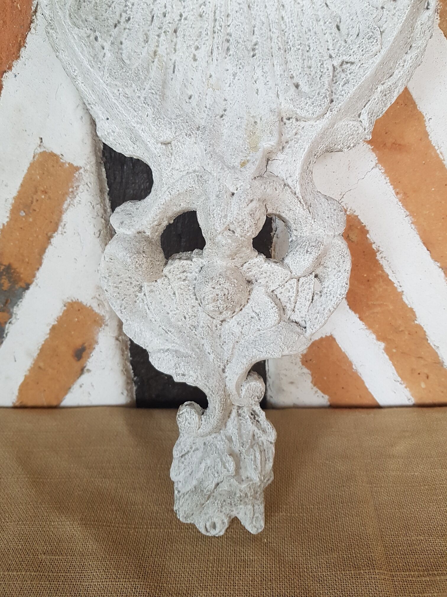 Console wall shelf patinated gustavian style