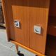 Buffet ou bar vintage pieds compas et roulettes