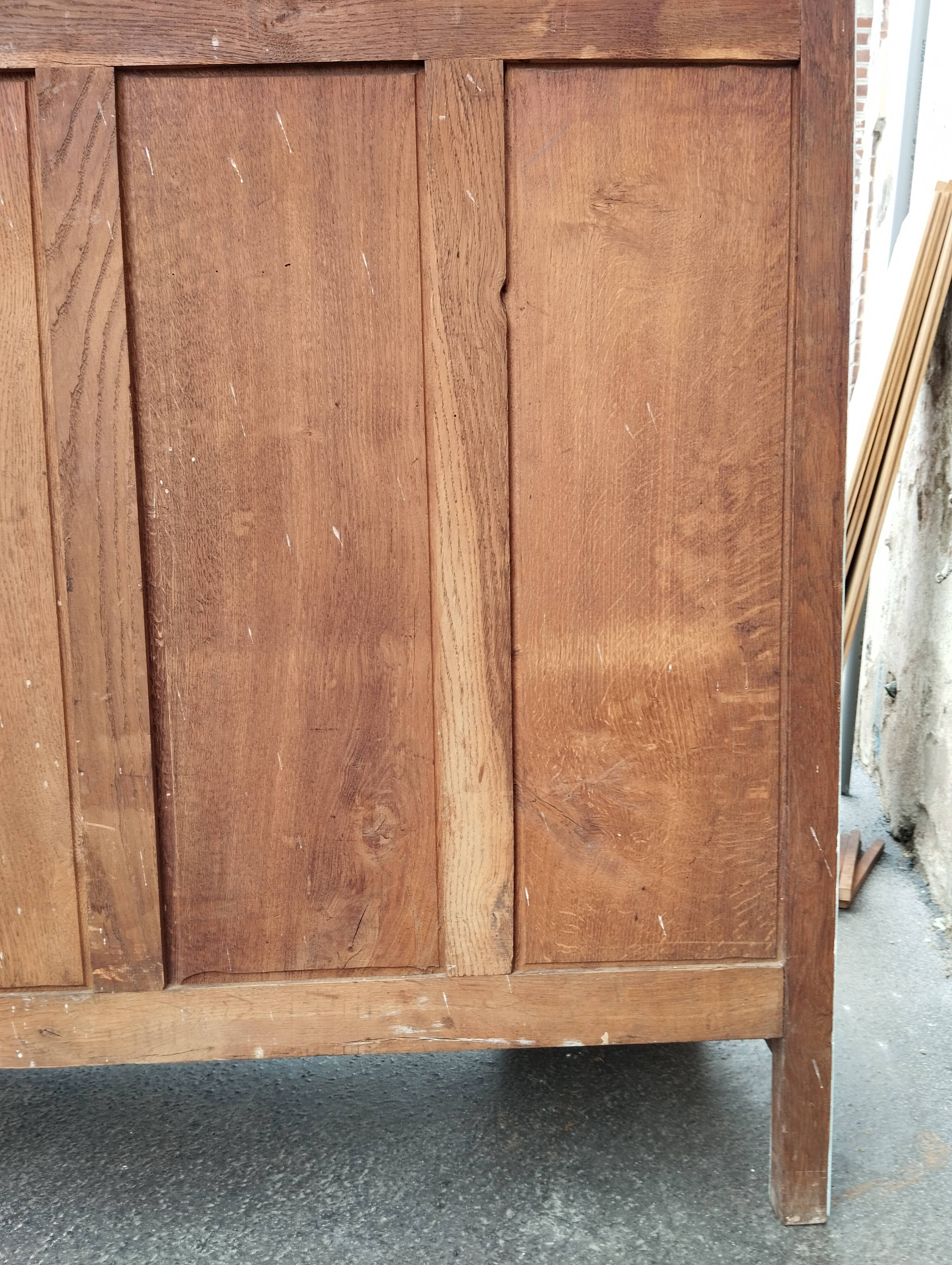 Parisian showcase cabinet year 30