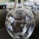Verres et carafe en verre gravé