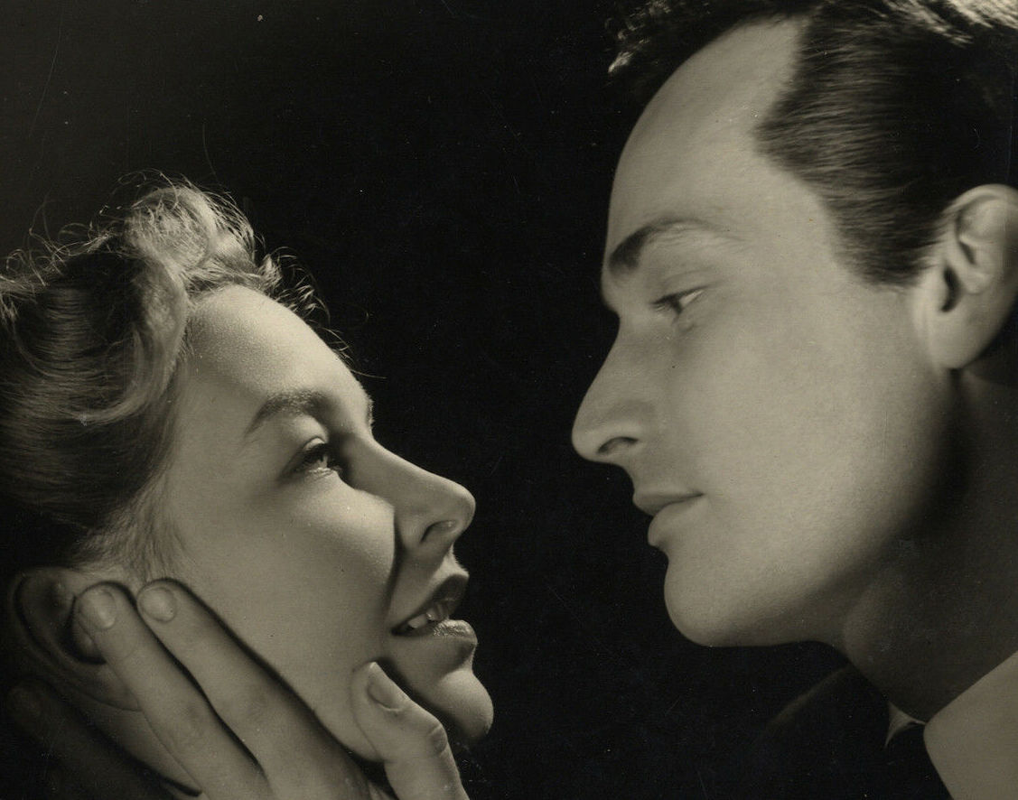 Original cinema photo "Evasion / The Young lovers" 1954