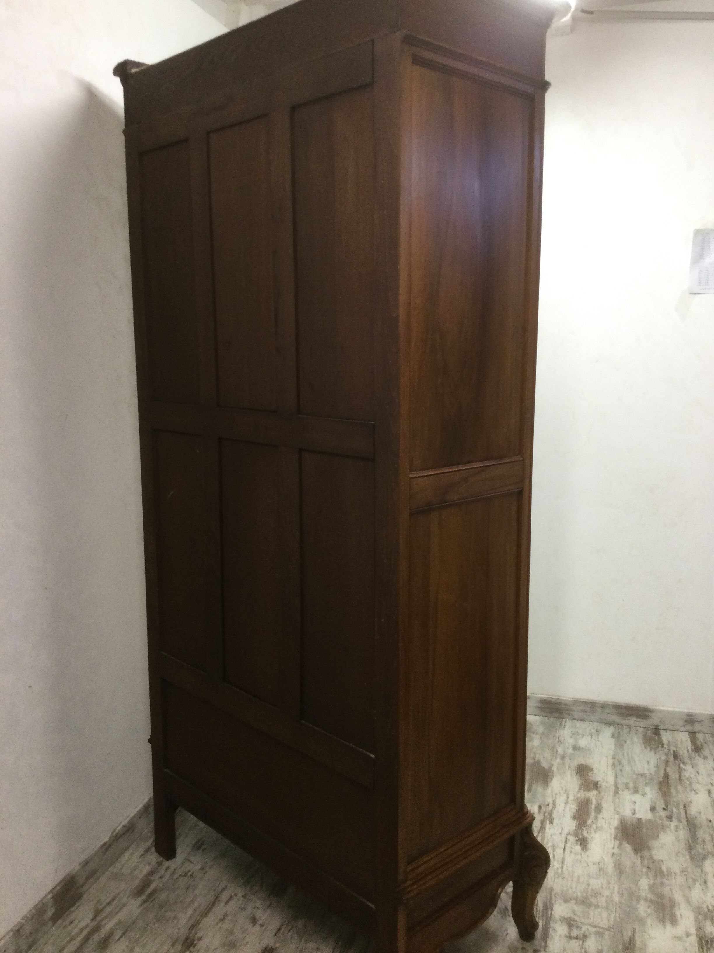 Bonnetière with mirror