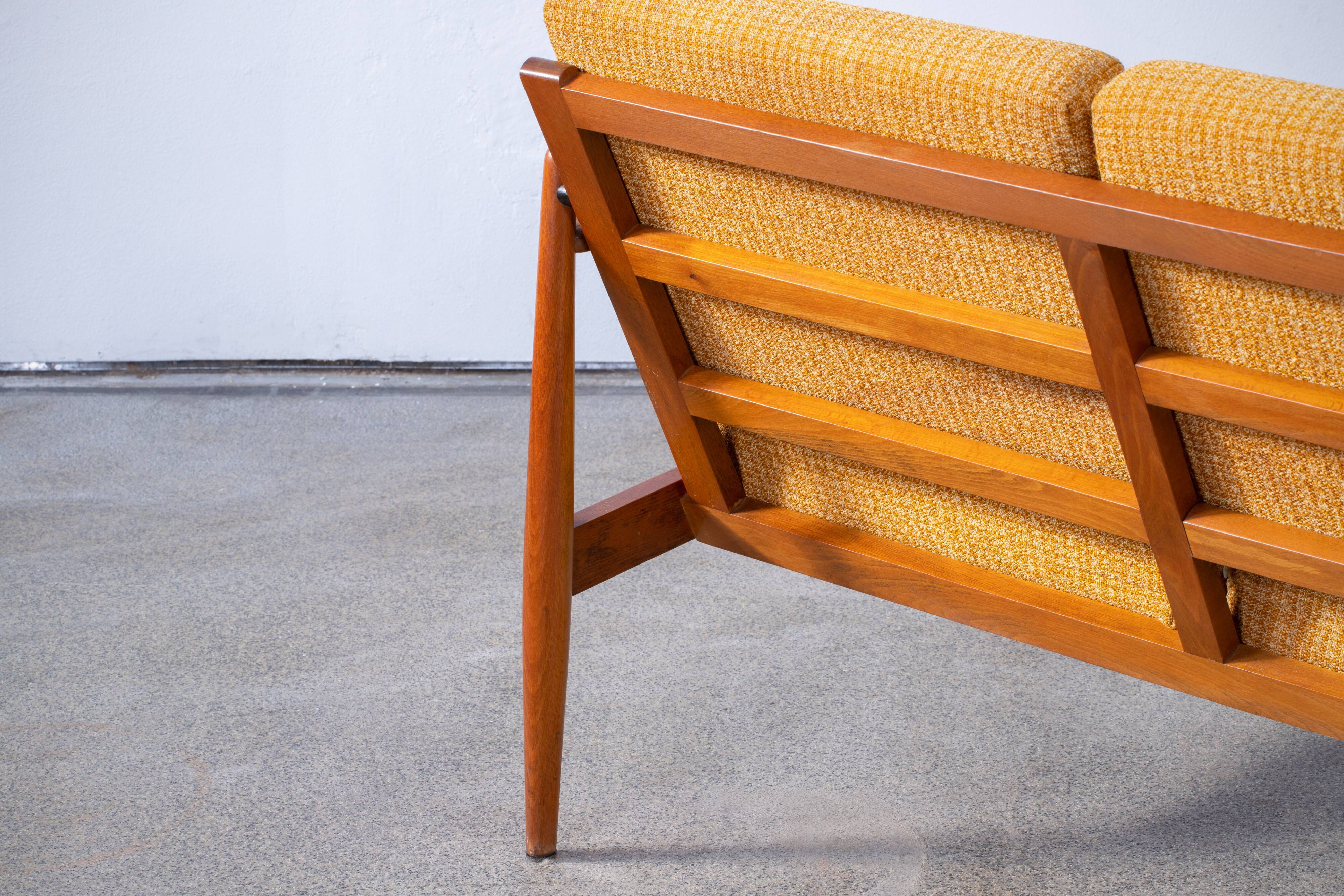 Vintage Scandinavian Sofa – 174.5 cm