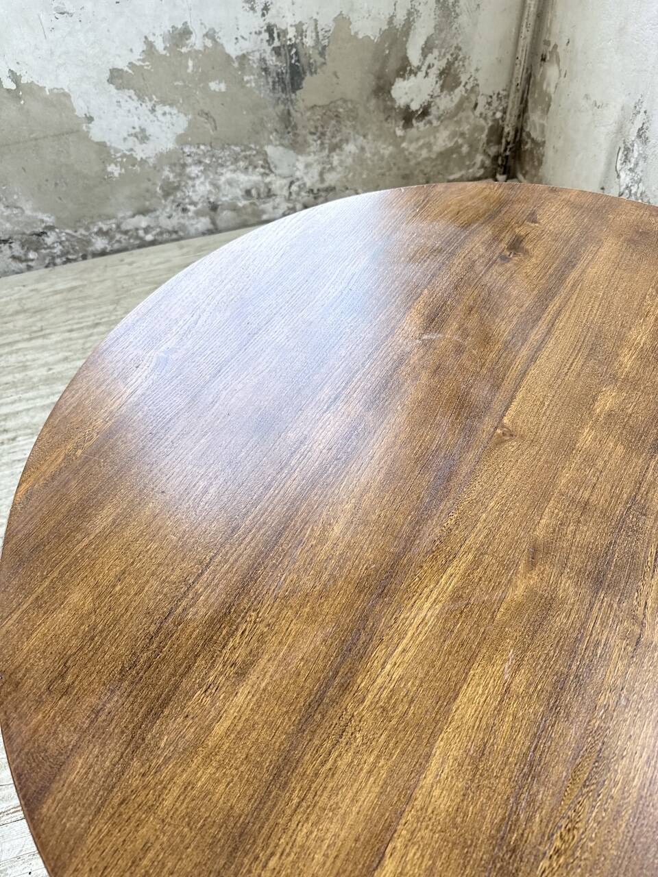 Table 1900 walnut round turned legs