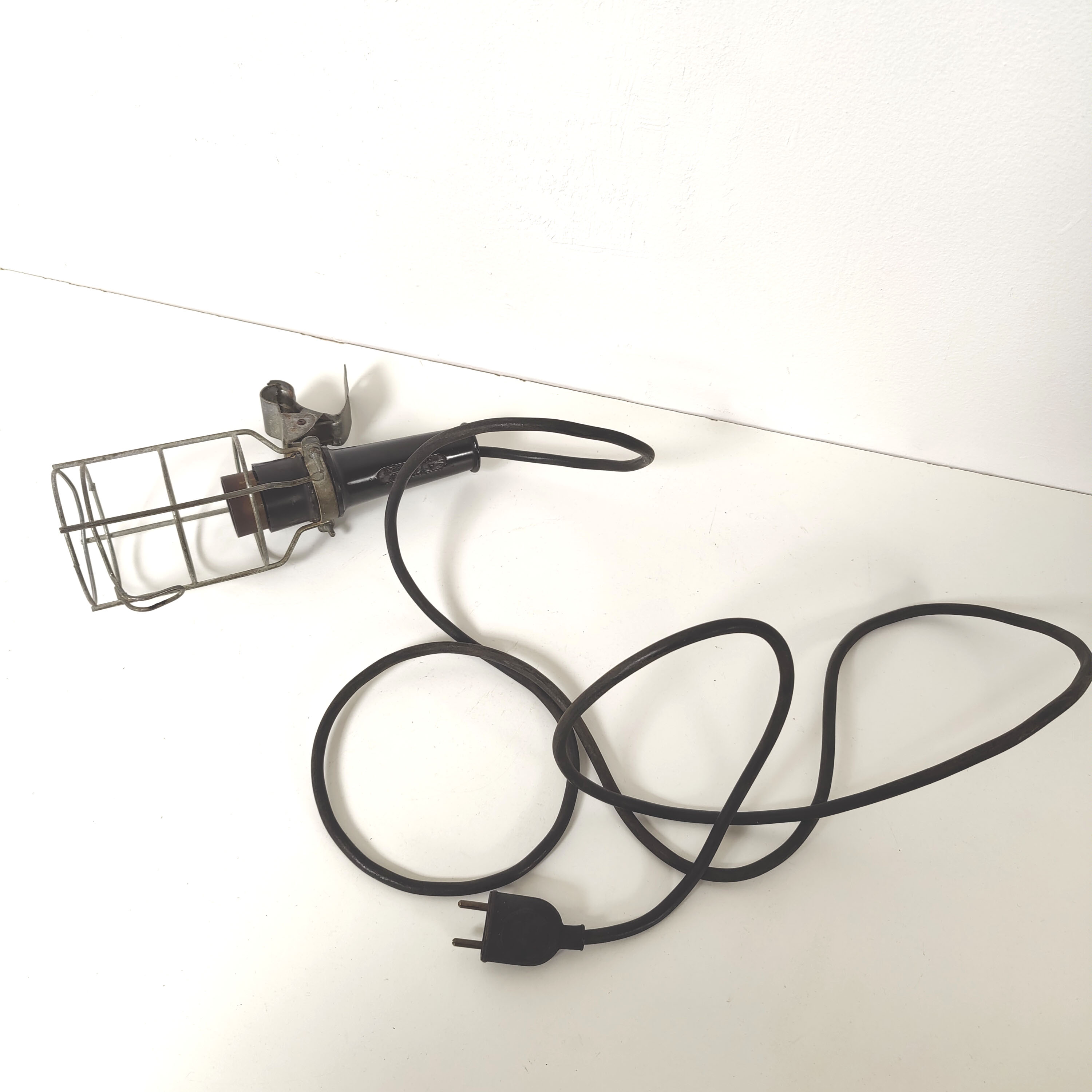 Atrow industrial workshop lamp