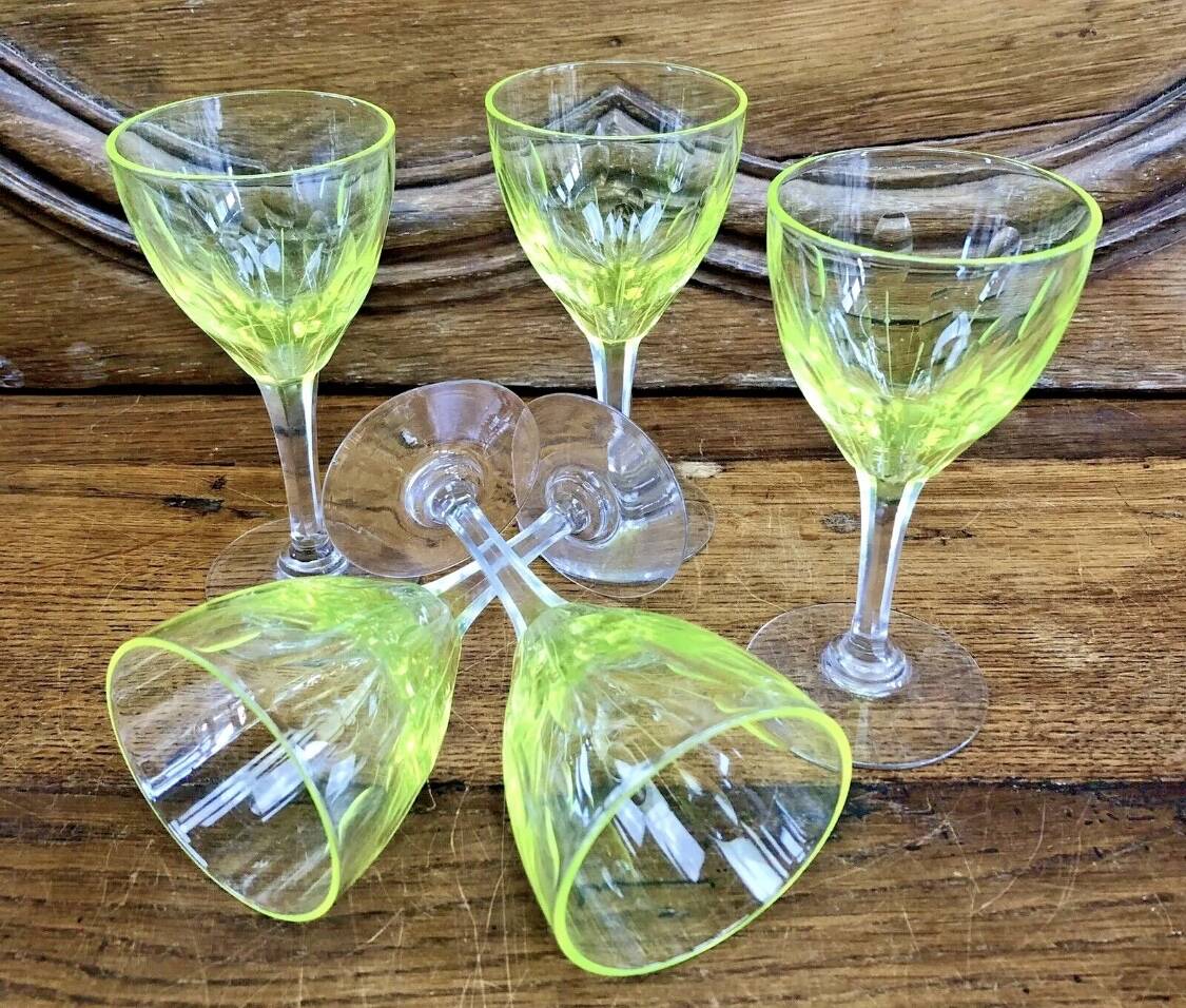 Service de 5 verres à vin aperitif en ouraline