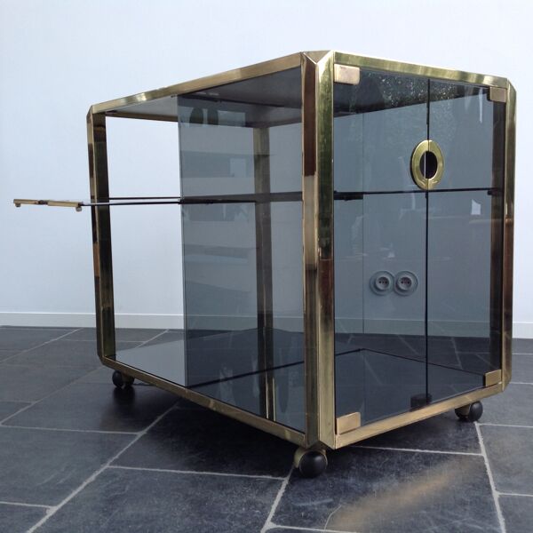 Chariot de bar en laiton et verre fumé par Mario Sabot, 1973