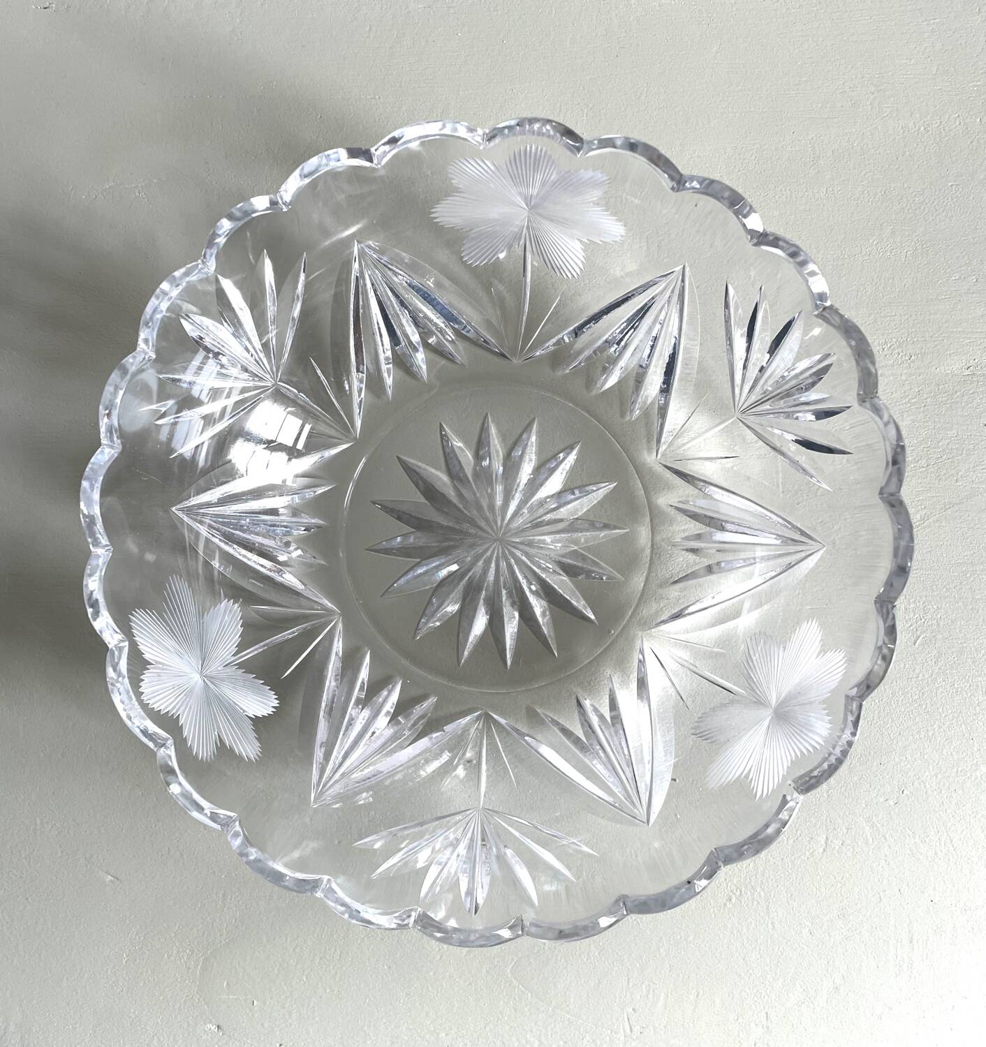 Saladier / coupe à fruits en cristal gravé