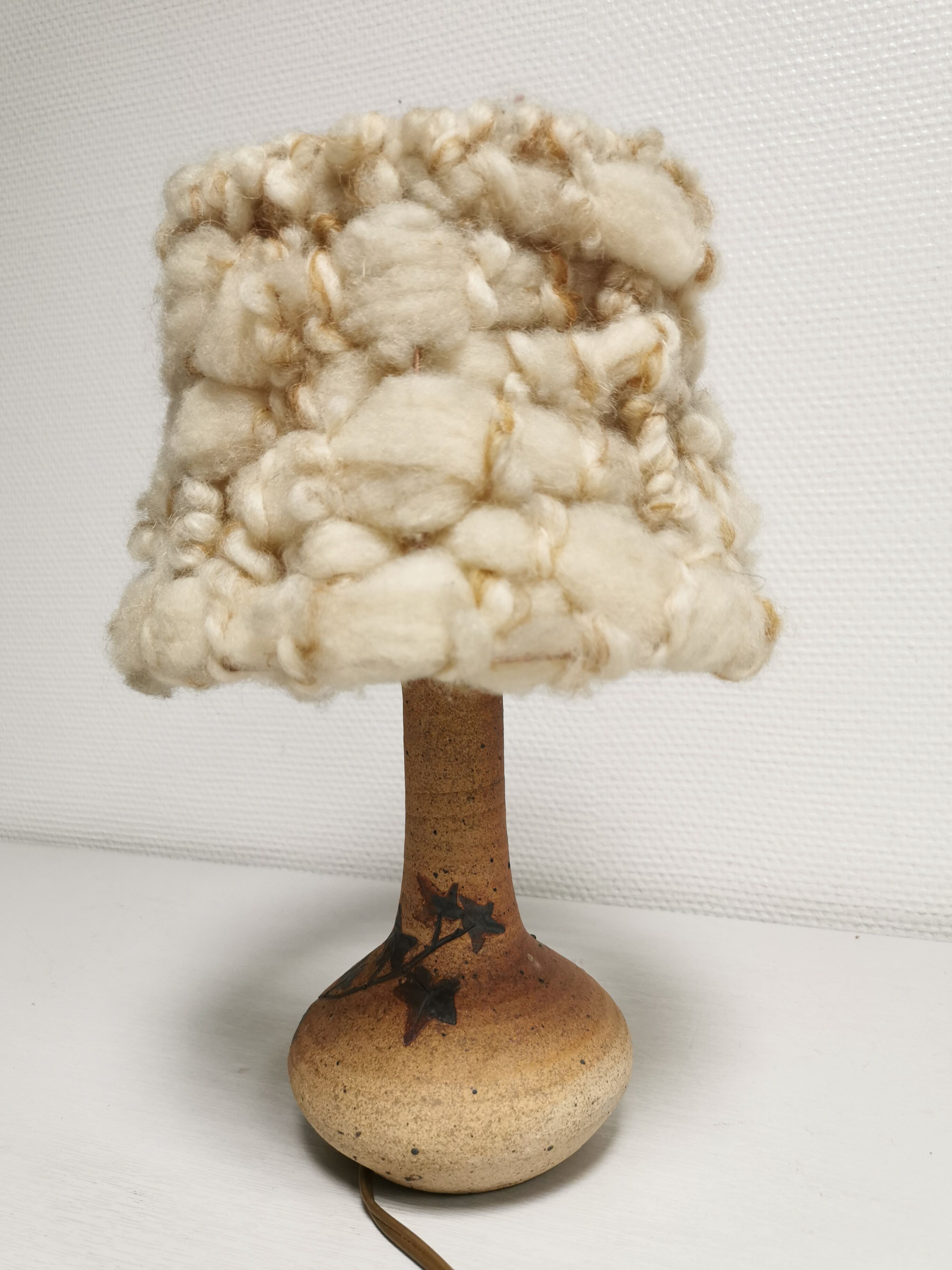 Bedside lamp and its vintage lampshade, Ceramic decoration Herbarium