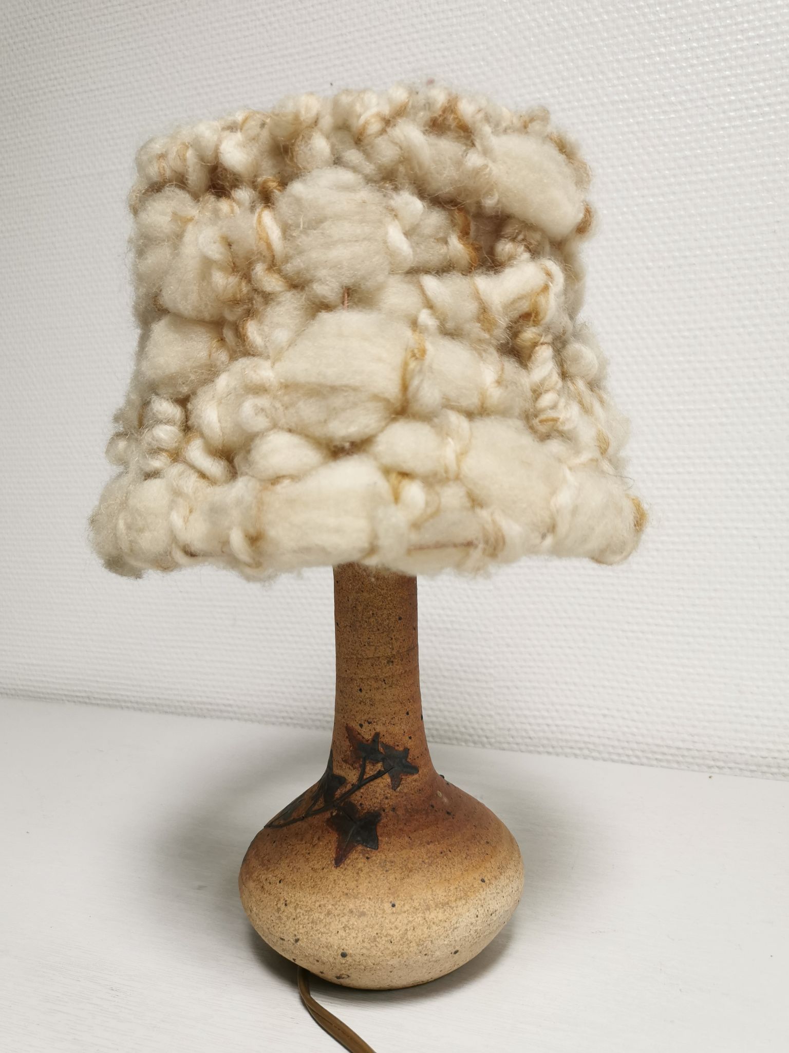 Bedside lamp and its vintage lampshade, Ceramic decoration Herbarium