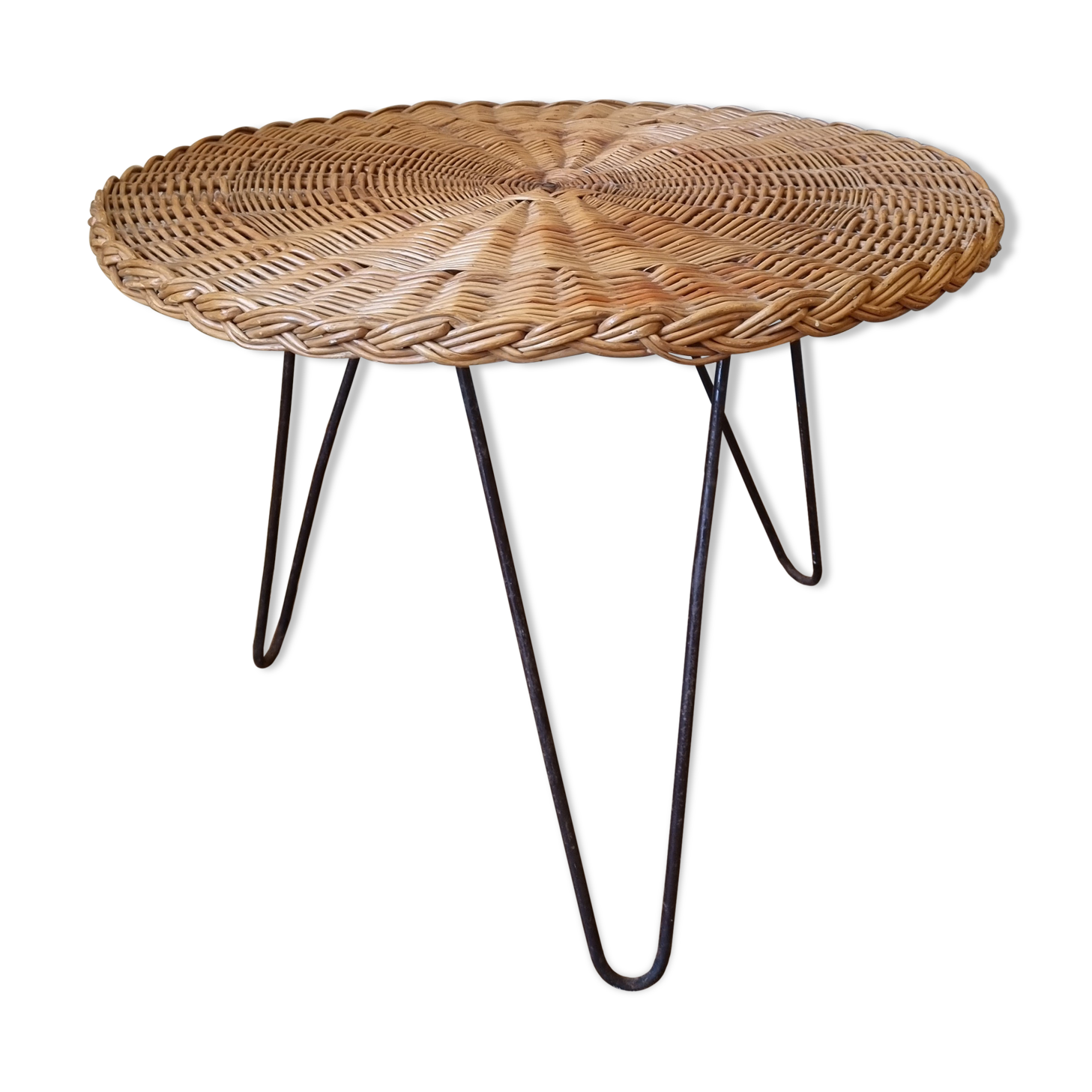 Vintage rattan table iron legs