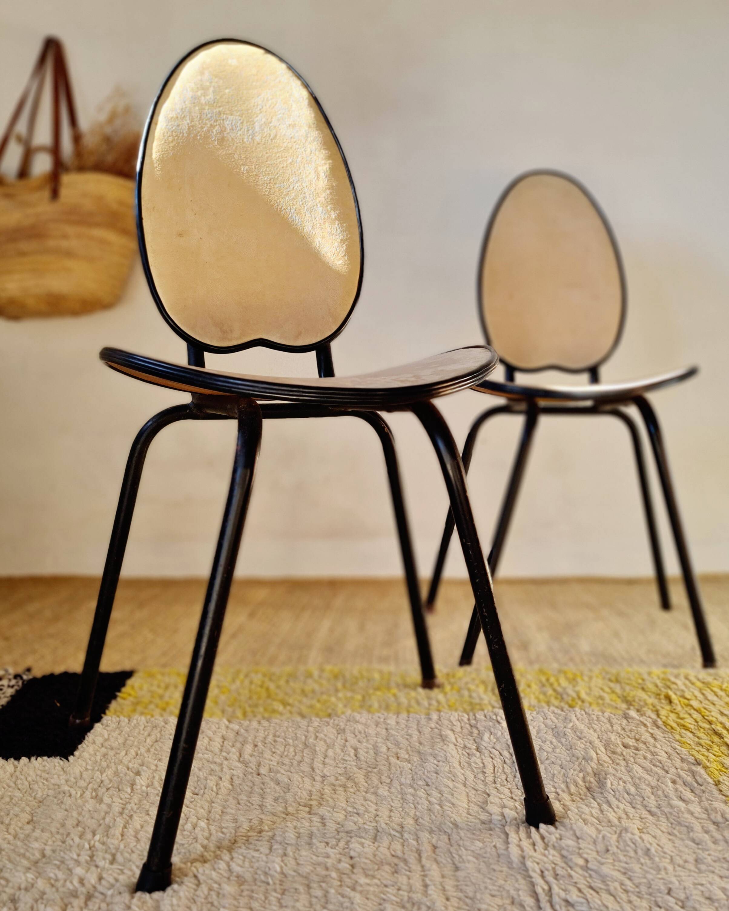 Paire de chaises années 50 piétement métal
