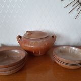 Sandstone soup service, 6 hollow plates and soup