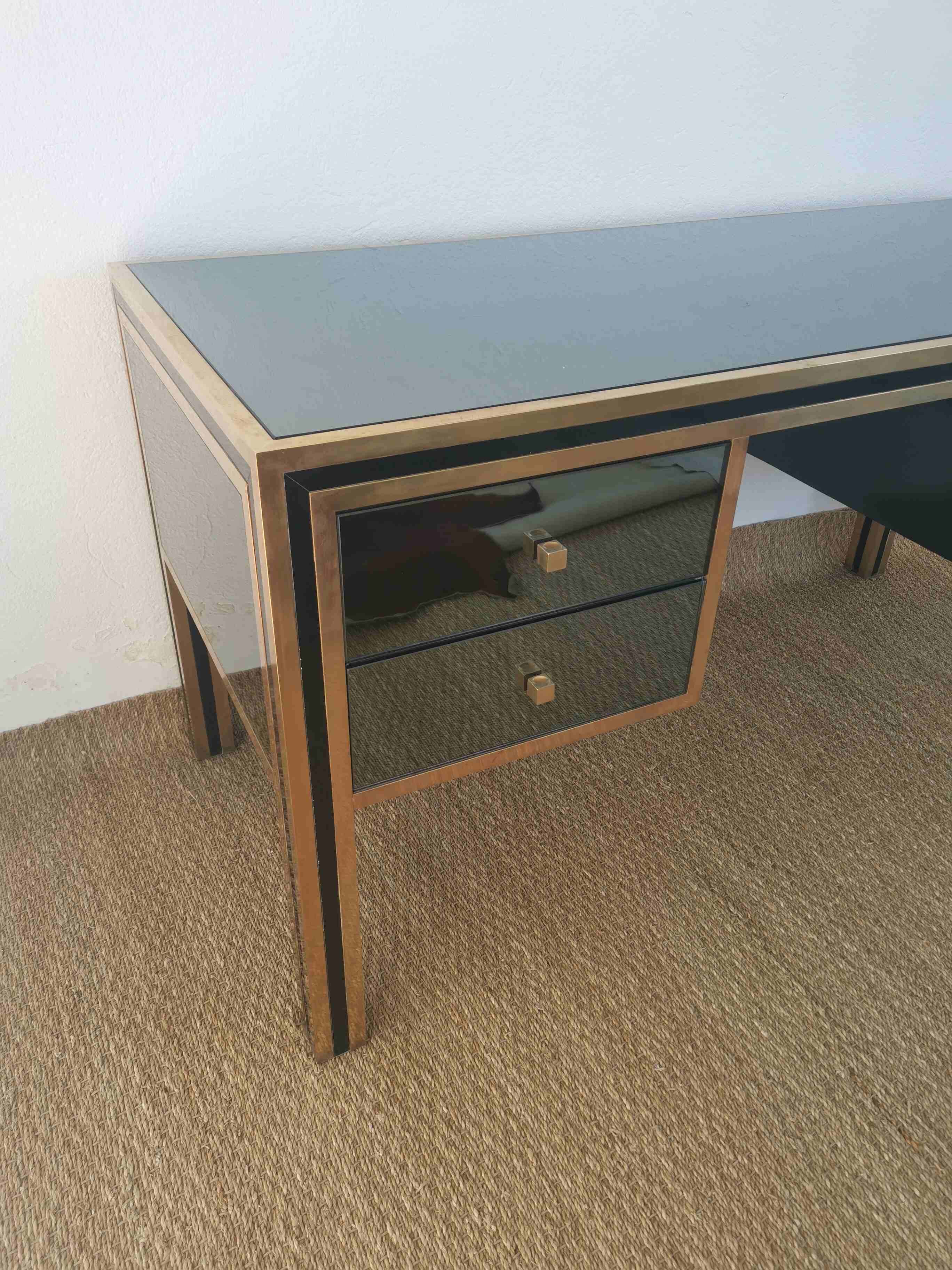 Michel Pigneres' desk