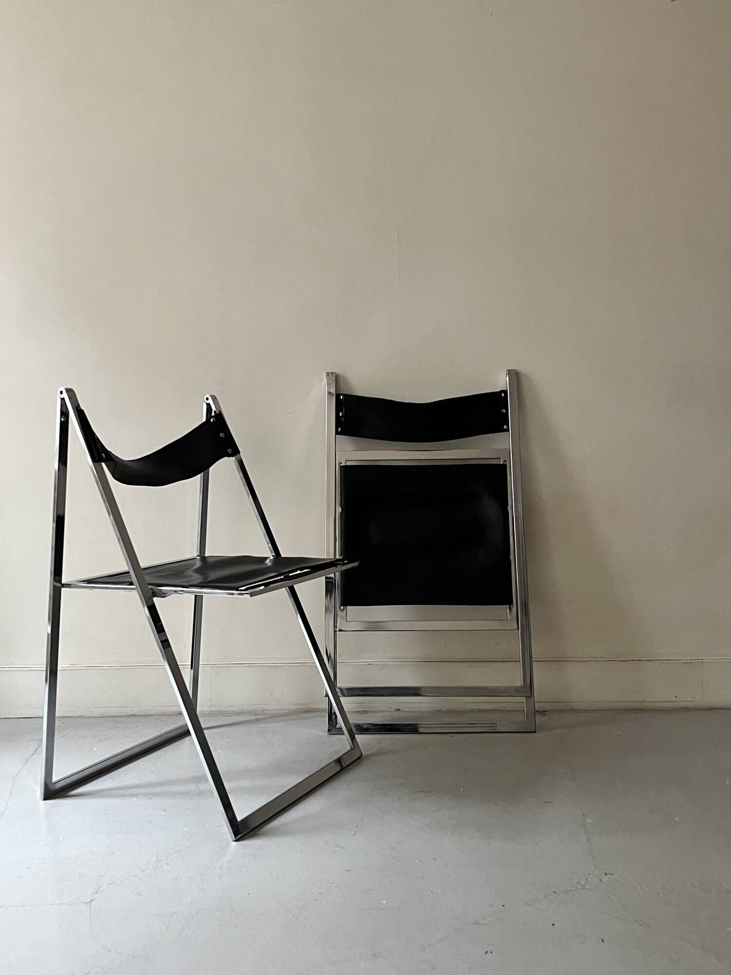 Set of 2 folding chairs in leather and chrome model Elios by Fontini & Geraci, Italy 1970