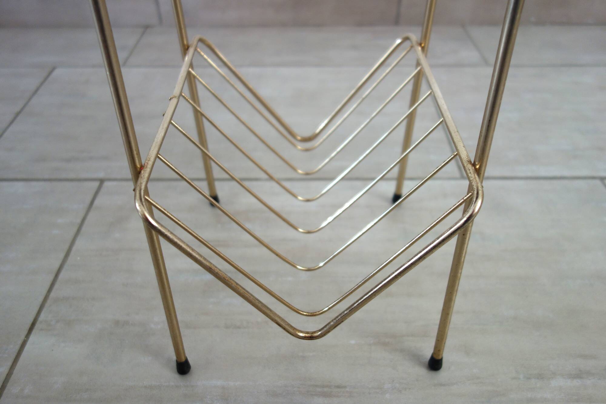 Magazine rack with 2 shelves and lighting from the 50s/60s