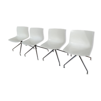 Chaises Catifa 46 par Arper